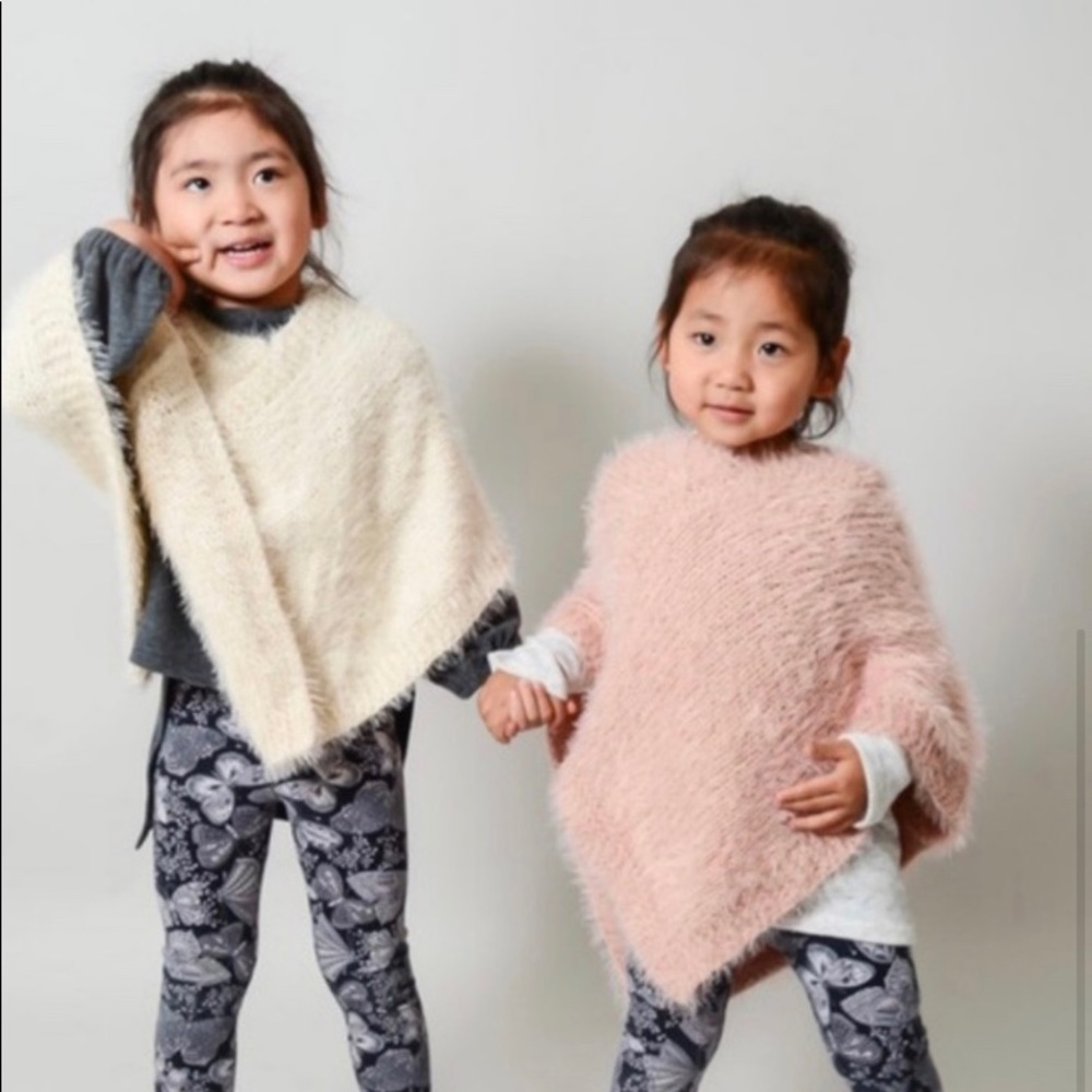 Soft, sweet poncho for kids NWT - Picture 3 of 3